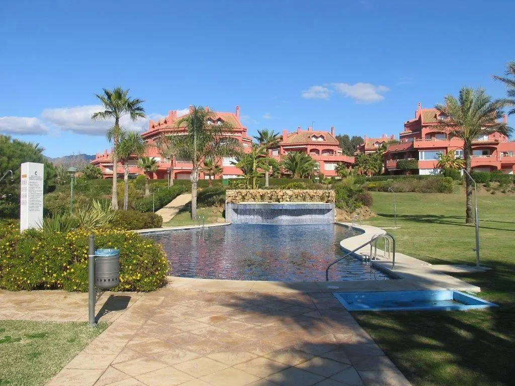 Marbella Beachside Apartment In 5 Star Gated 0*,  ספרד