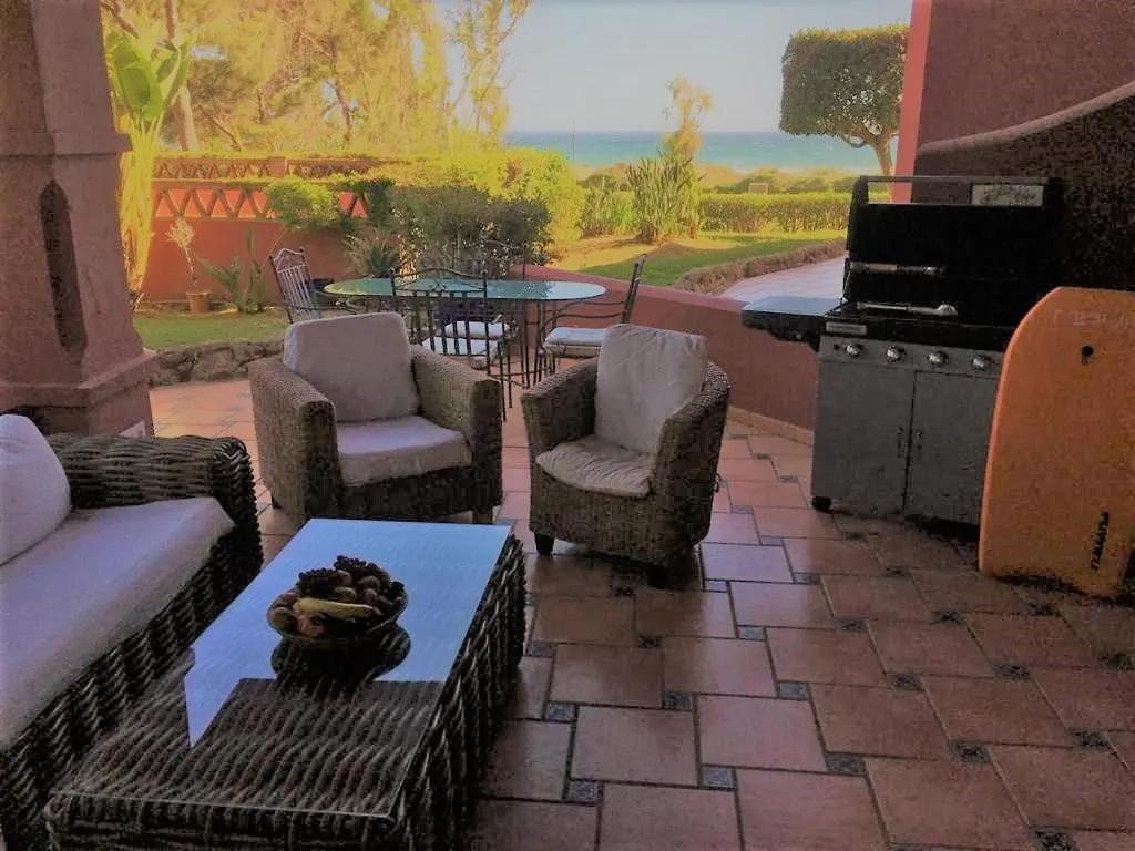 Marbella Beachside Apartment In 5 Star Gated ספרד